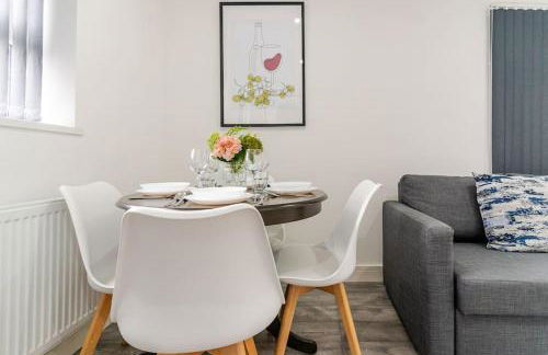 Bridge Court by Sterling Edge Apartments - Luxury Aparthotel - Stylish 1-bed Apartments - Balcony with Canal View or Private Garden - Free Parking - Foto 22