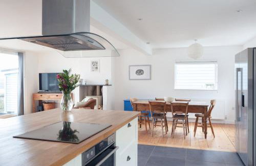 Modern Beach House overlooking the Sea - Foto 2