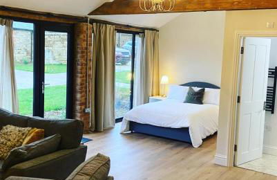 Tilly’s stable - Photo 1