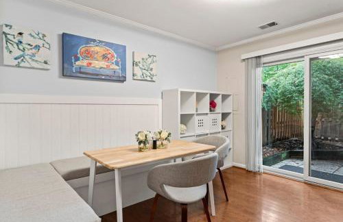 Lakeside Stay Metro, INOVA, Dining & Shops Nearby! - Foto 16