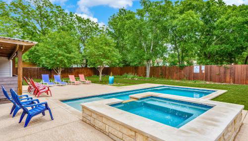 Private Pool & Hot Tub! Charming Hill Country Home Minutes to Wineries/Shops! - Foto 3, sunbed