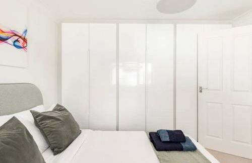 Bright and Spacious Apartment-Unbeatable Location! - Pass the Keys - Foto 11