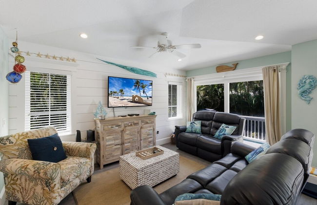 Emerald Bay managed by Beach Retreats - Photo 12