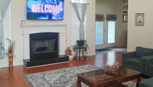 6 Mi to Southern Belle Farm Home with Patio! - Photo 2