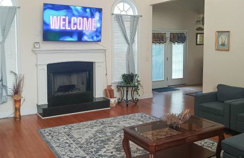 6 Mi to Southern Belle Farm Home with Patio! - Foto 2