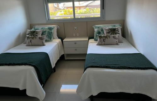 Apt Pé na Areia Floripa - Praia dos Açores - Churrasqueira na Varanda e Piscina - Foto 6