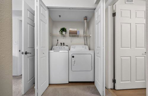 Newport 1 BR w Work Setup by Anyplace - 11747 - Foto 25