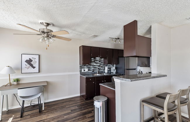 Landing Grand Prairie - Photo 19