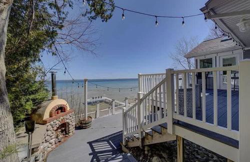 Spectacular Suttons Bay Stay - Game Room Kayaks Pizza Oven & More - Foto 13