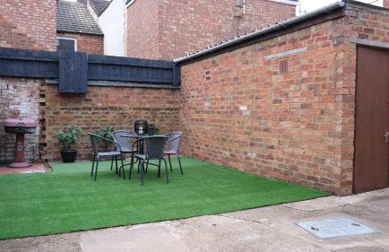 Lovely 5 Bedroom Home w Garden near Northampton - Photo 16