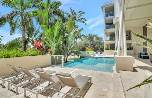 Coastal Condo Deerfield Beach Retreat 3 bed 2 bath - Photo 13