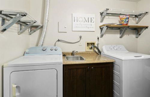 3BR TH 40 Mins from DC, Pets OK, Fenced Yard - Foto 17