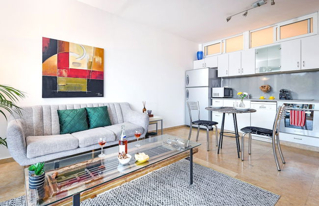 Deluxe 2BD Jaffa Dreams W Pool & Parking - Foto 17