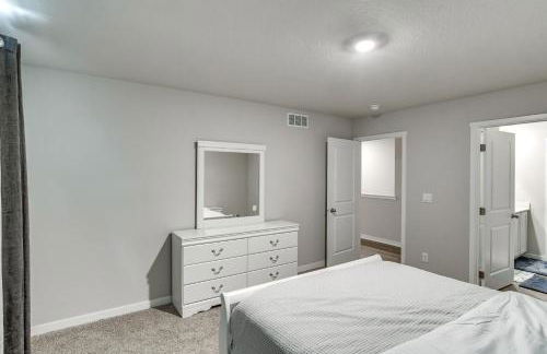 1 Mi to Golf Quiet Waukee Home with Fireplace! - Foto 9