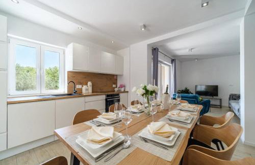 Villa TM with private heated pool, poolhouse & private garage - Photo 28