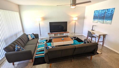 Paradise Awaits! Beach, King Bed, Private Yard & Workspace - Foto 3