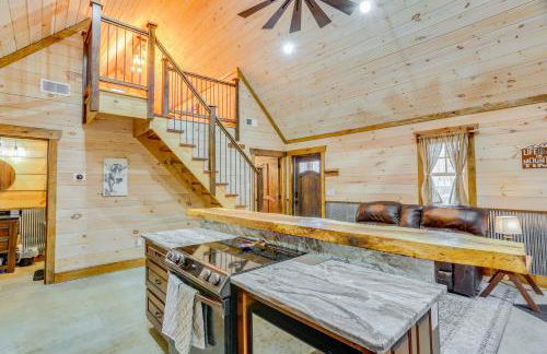 Peaceful Hikers Hideaway with Deck on 1 Acre! - Foto 9