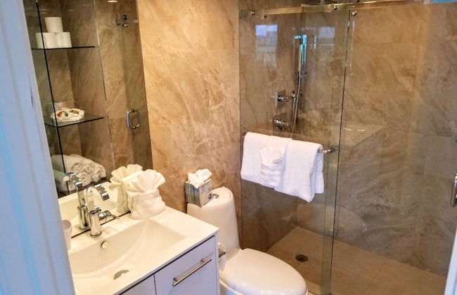 Alexander 802 3 Bedroom Apts by RedAwning - Photo 11