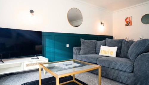 Runway Hse Luxe 5 Bed, with King sized Beds, next to Aiport & NEC, JLR 5 mins - Foto 2