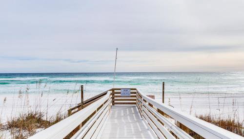 Pensacola Beach Condo with Patio and Access to Beach! - Foto 1