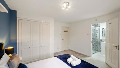 Beautiful 5 bedroom house in Stone, Aylesbury, Free parking - Foto 3