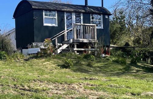 1 Bedroom Cabin Sleeps 2, Private Garden, Wifi - Photo 3