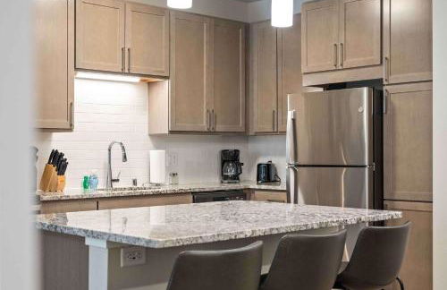 Fitness Room Pool Univ Research Park and Parking - Foto 29