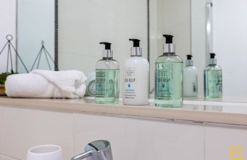 Luxury 2-bed In central MK By Valore Property Services - Photo 21