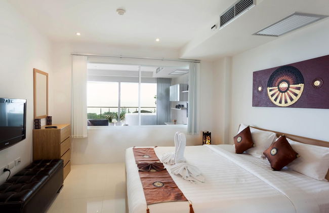 Sunset Plaza Karon by RESAVA - Photo 15