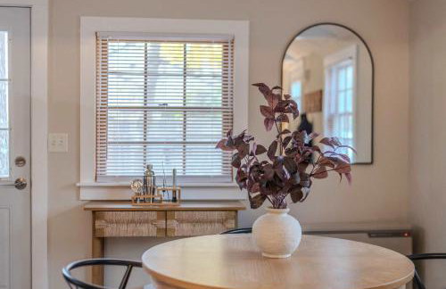 Clark Escape Fenced-In Yard Newly Renovated - Foto 2