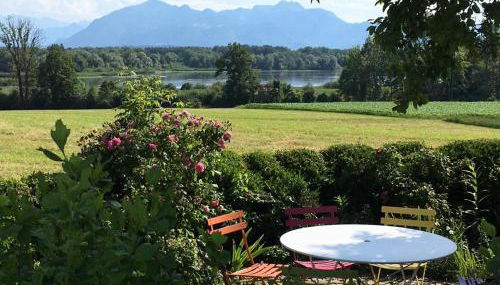 Chiemsee Exklusiv Ferienapartment Schneeganserhof - ein Refugium für längere erholsame Aufenthalte in Alleinlage am Chiemsee - Photo 5, Garden view
