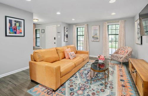 NEW! Large 3-story townhome Private, Self checkin, Pet Friendly! - Foto 6