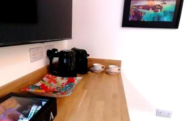 1 bedroom suite in Holt with parking - Photo 9