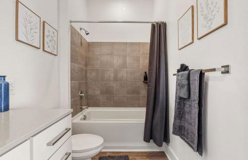 Blue Haven - Pool, City Views, Free Parking - Foto 30