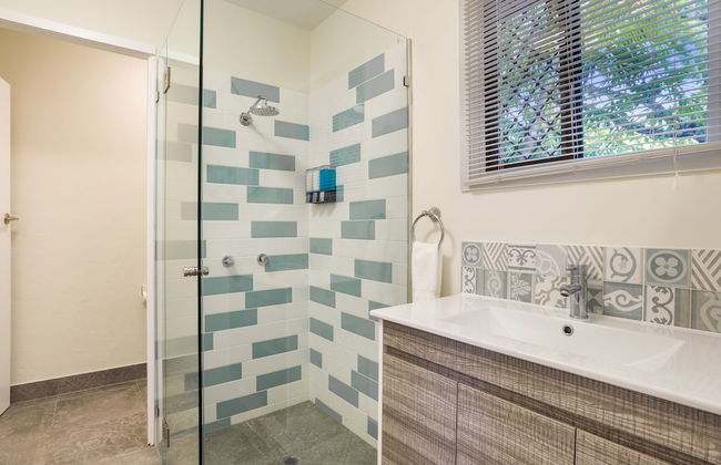 Tropical Unit with Private Fenced Garden Close to The Beach 4 - Foto 10