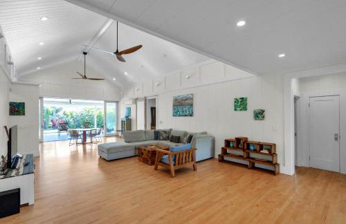 Gorgeous Renovated 1937 Plantation Style Beach House 50 Steps To The Center Of The Beach 5 Bedroom Home by RedAwning - Foto 64