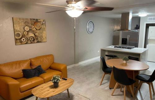 Big Family, Close to All, duplex A and B Downtown UTEP Hospitals - Foto 42