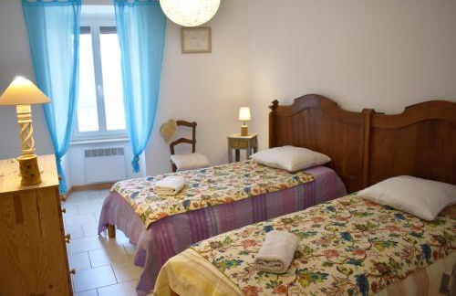 Chez Elia, pour les amoureux des vieilles pierres - Foto 34