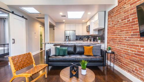 Gaslamp 2BR Upscale Queen Beds with Smart TV - Foto 4