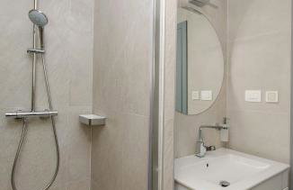 Azure Heaven Apartment w heated pool - Photo 6