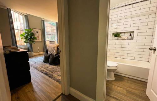 The Grayson at Park Place- Cozy and Fully Updated With King bed Free Coffee and Fast Wifi - Foto 14