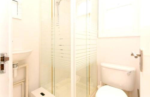 Spacious 2 BDR plus Large Living Dining Room with Workspace Executive Apartments at Prime Locations in Kensington and Chelsea - Foto 8