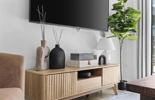 Luxury Penthouse with 2 Floors Pool Patio Gym Walk to Broadway - Foto 15