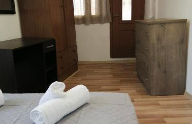 Eleni's Traditional Home with Barbeque - Foto 27