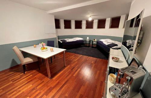 Exklusives City Studio in Neuhausen - stilvoll wohnen nahe Schloss Nymphenburg - Photo 1