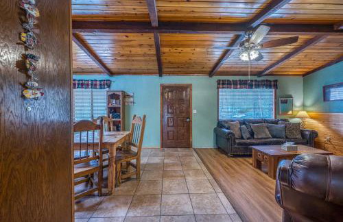 Roadrunner - Cozy Cabin - Whirlpool and Hot Tub - Foto 9