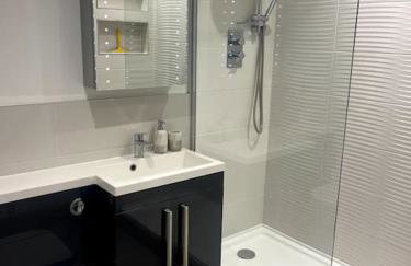 2 Bedroom Flat Bracknell Free Parking - Photo 11