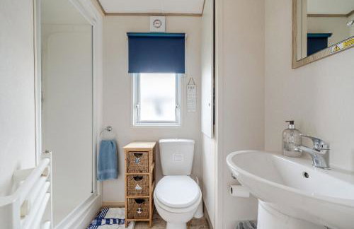 Cabin - Sleeps 4 - Pets Ok - Balcony - Parking - Foto 22