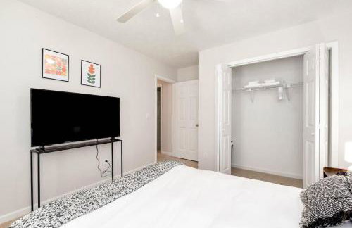 4BR Cozy Family Retreat Near Mall of GA, Near Lake Lanier - Sleeps 10 - Foto 40