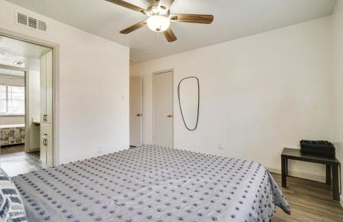 Near Globe Life and ATandT! Convenient Unit with Patio - Foto 14